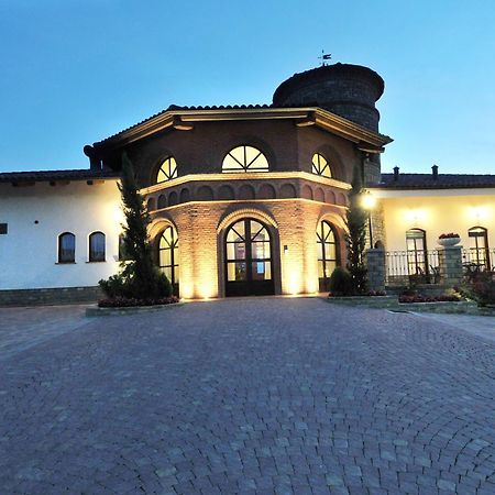 Tota Virginia Antico Podere Serralunga d'Alba Exterior photo