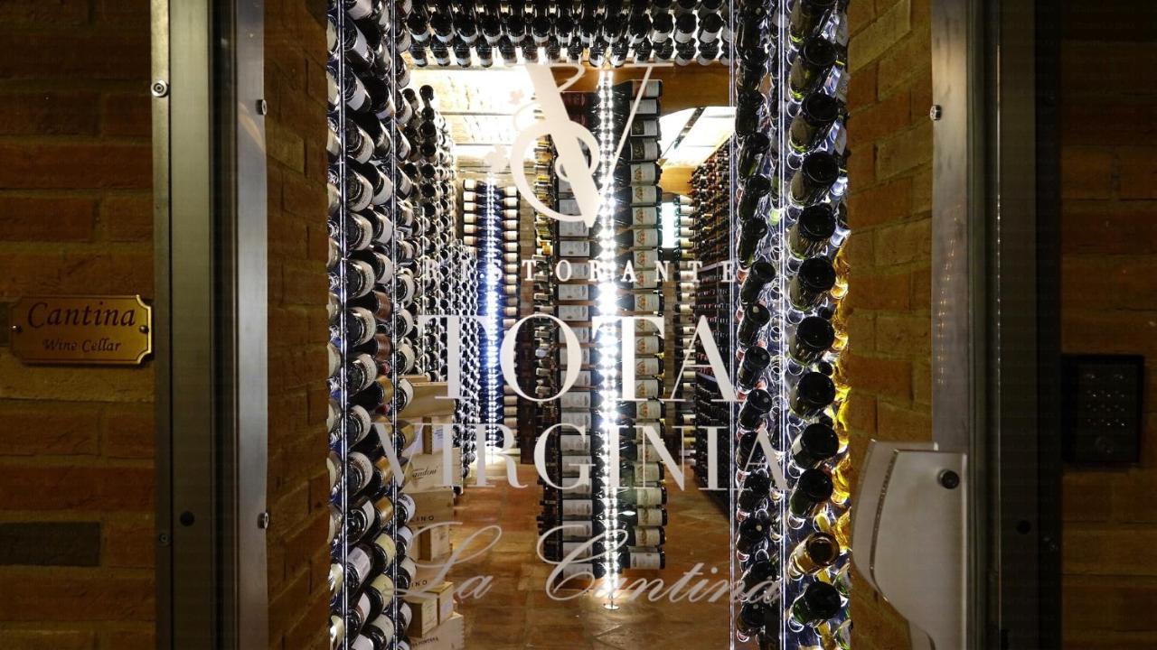 Tota Virginia Antico Podere Serralunga d'Alba Exterior photo
